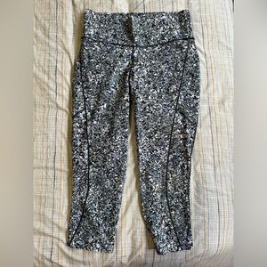 NWOT Lululemon Seawheeze Crop - size 10